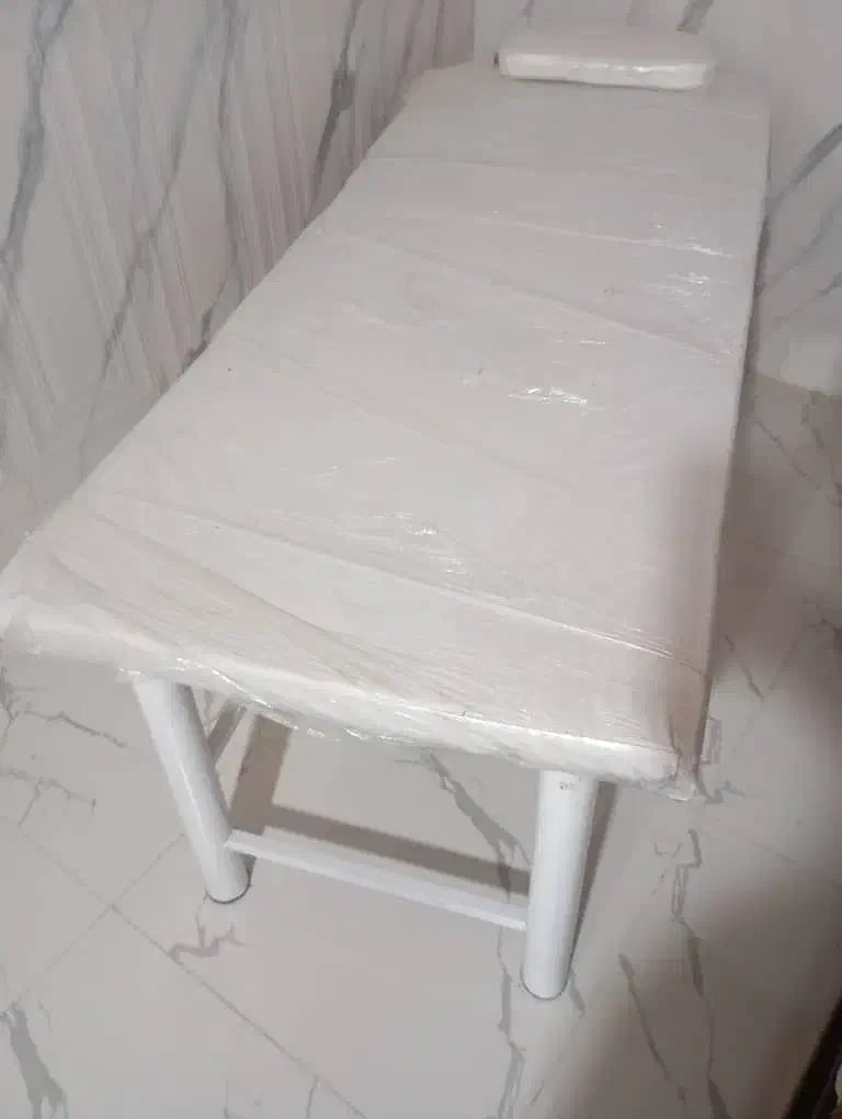 تخت آرایشگاه زنانه|آرایشگاه و سالنهای زیبایی|قشم, |دیوار