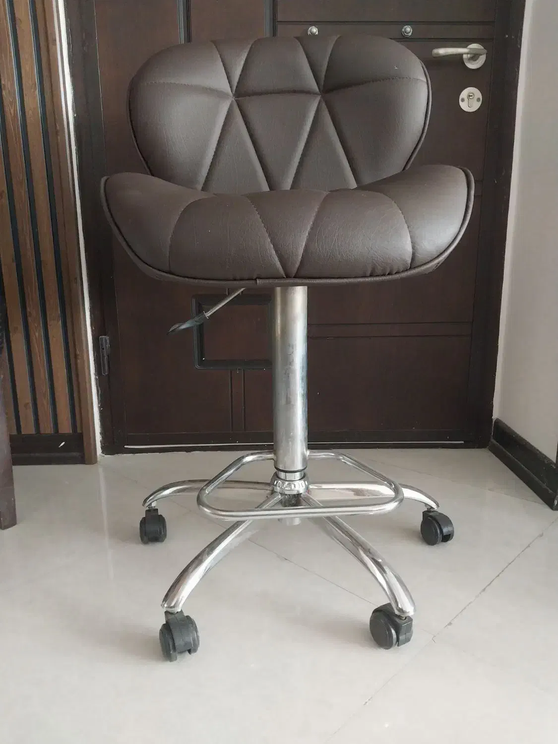 صندلی چرمی چرخدار|صندلی و نیمکت|کرج, عظیمیه|دیوار