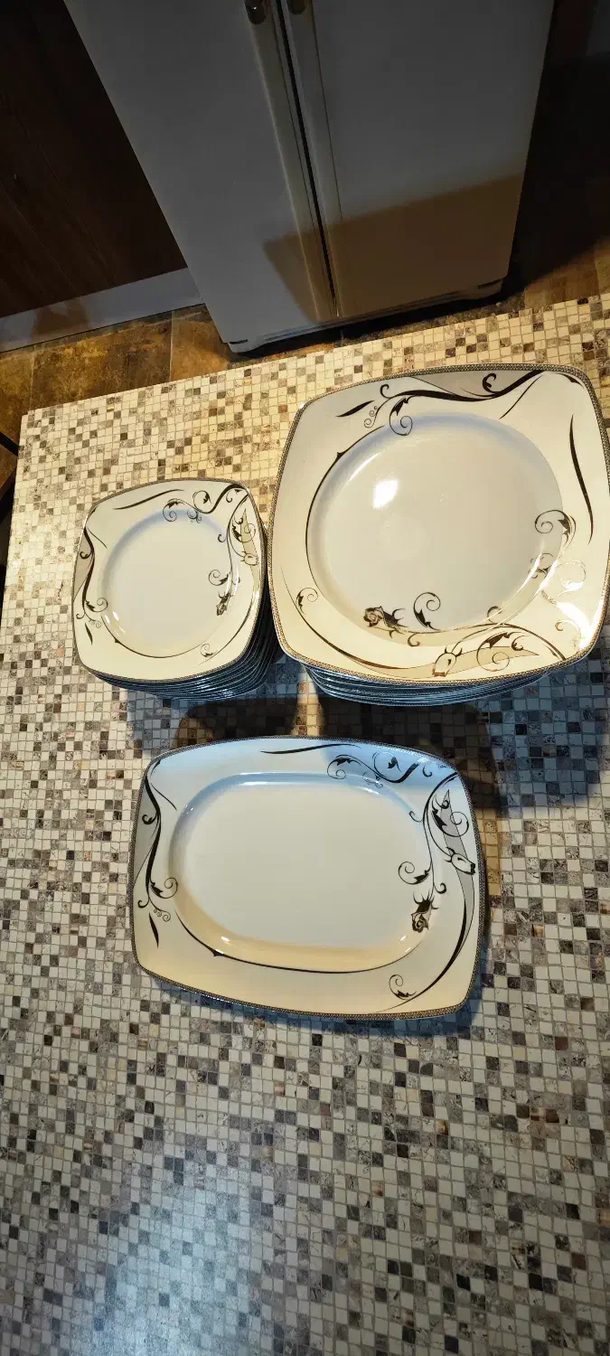 سرویس بشقاب|ظروف سرو و پذیرایی|فریدون‌کنار, |دیوار