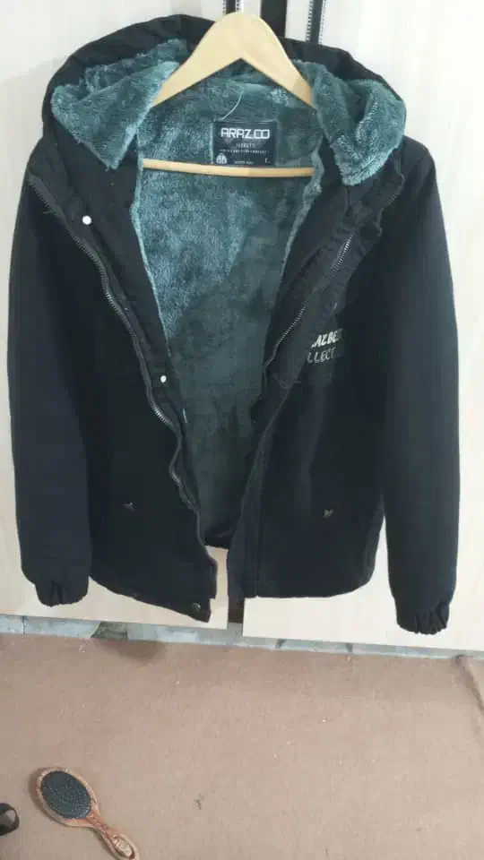 کابش نو نو|لباس|آغاجاری, |دیوار