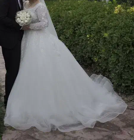 لباس عروس|لباس|صومعه‌سرا, |دیوار