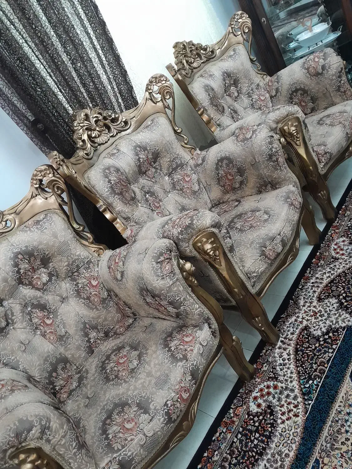 مبل سلطنتی 7 نفره با 2 عدد میزبان|مبلمان خانگی و میز عسلی|لاهیجان, کوی آزادگان|دیوار