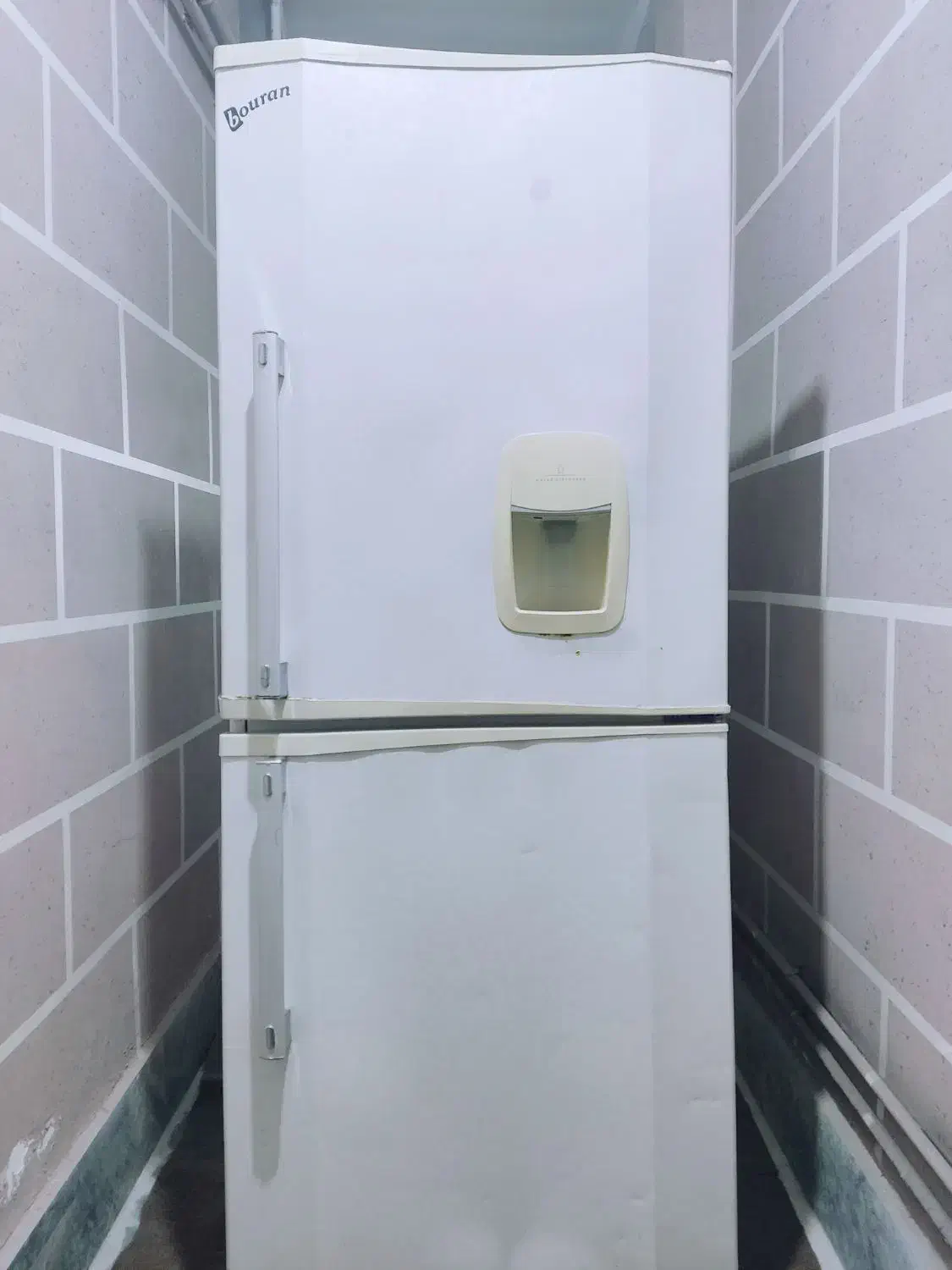 یخچال فریزر|یخچال و فریزر|زیرآب, |دیوار