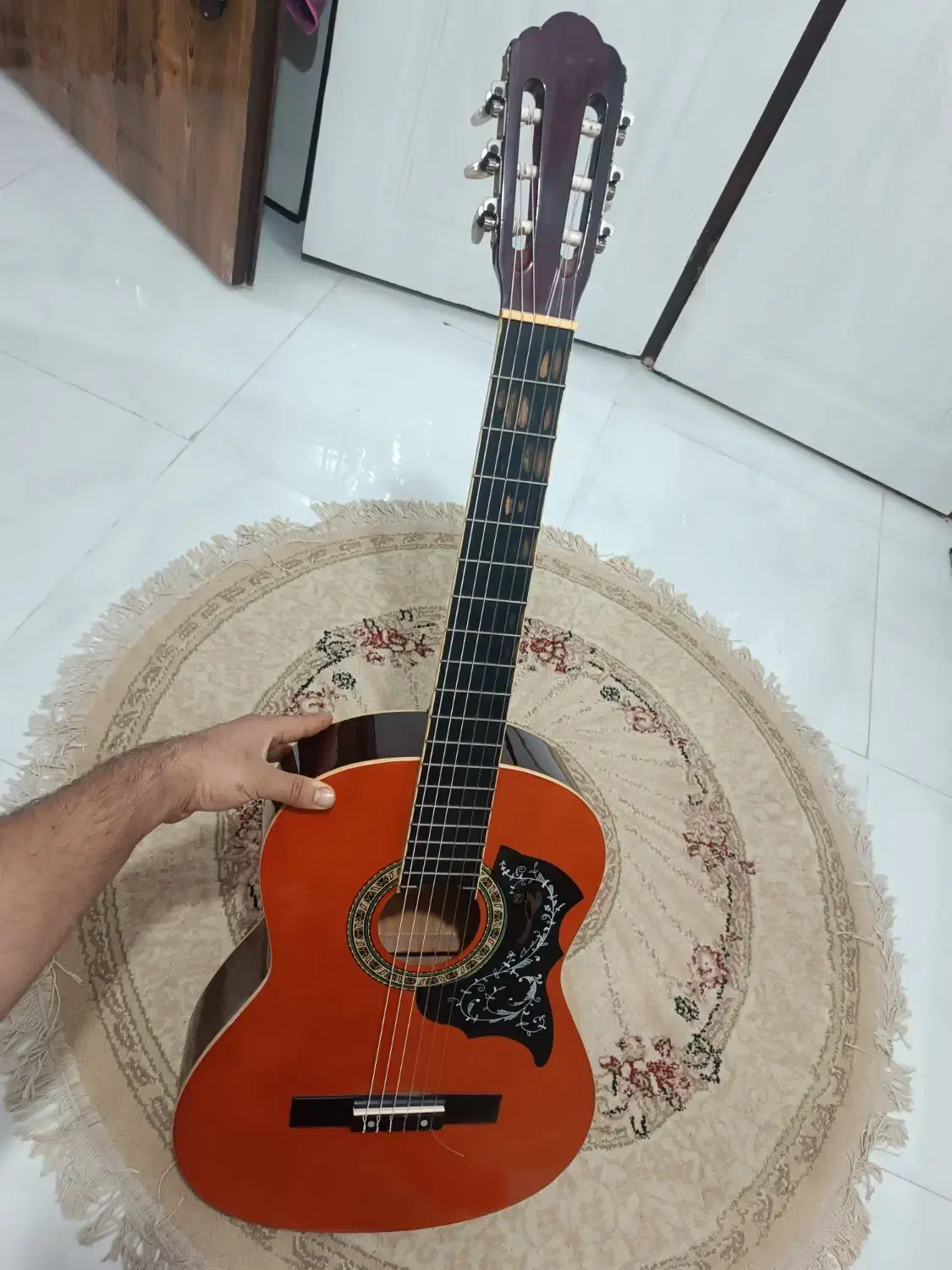 گیتار مانوئل الموندو(اصل)معاوظه بادوربین عکاسی|گیتار، بیس، امپلیفایر|لنگرود, |دیوار