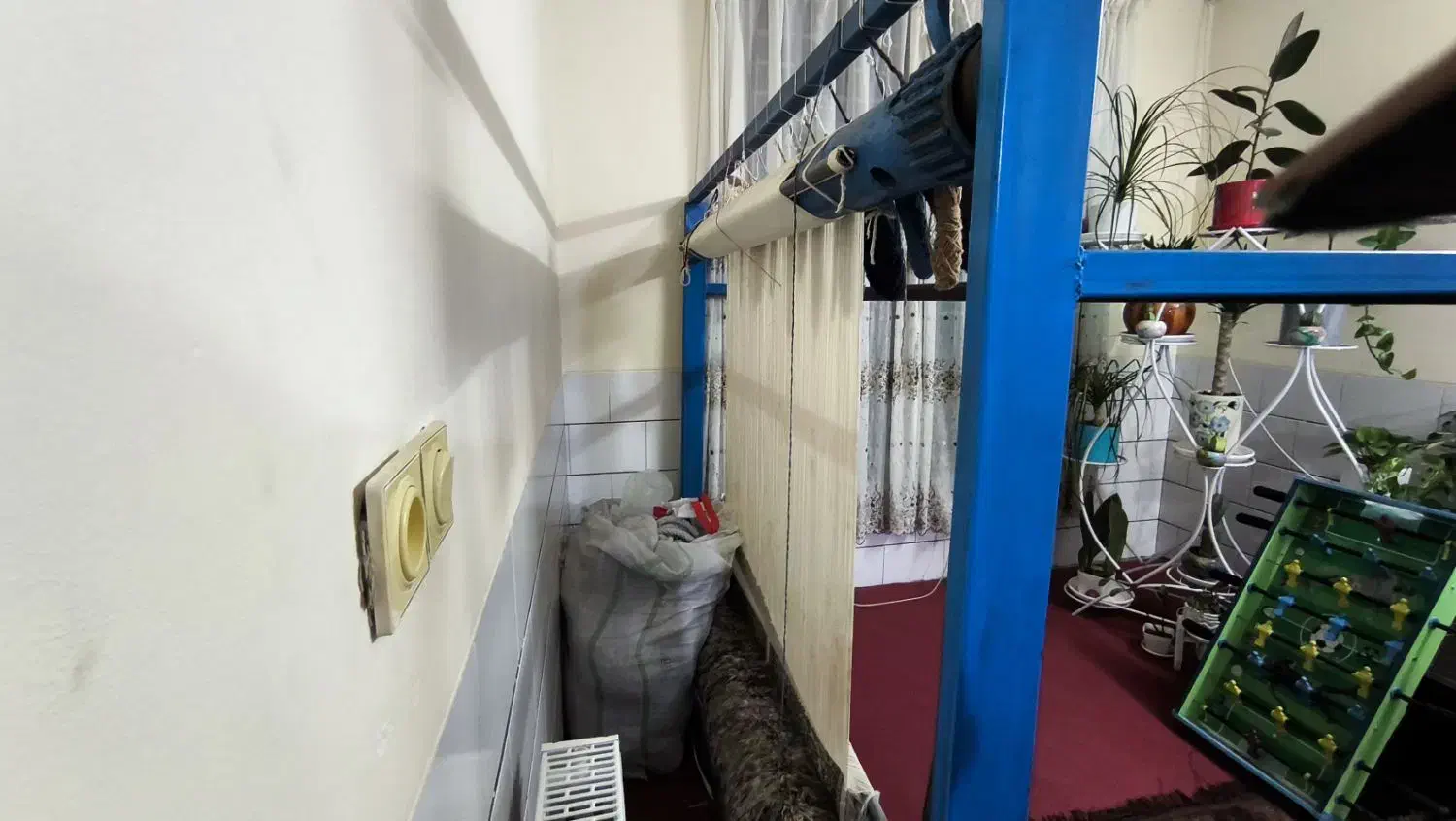 دار قالی با کیفیت ابعاد1.80 در 2 متر|ابزارآلات|کرمان, |دیوار