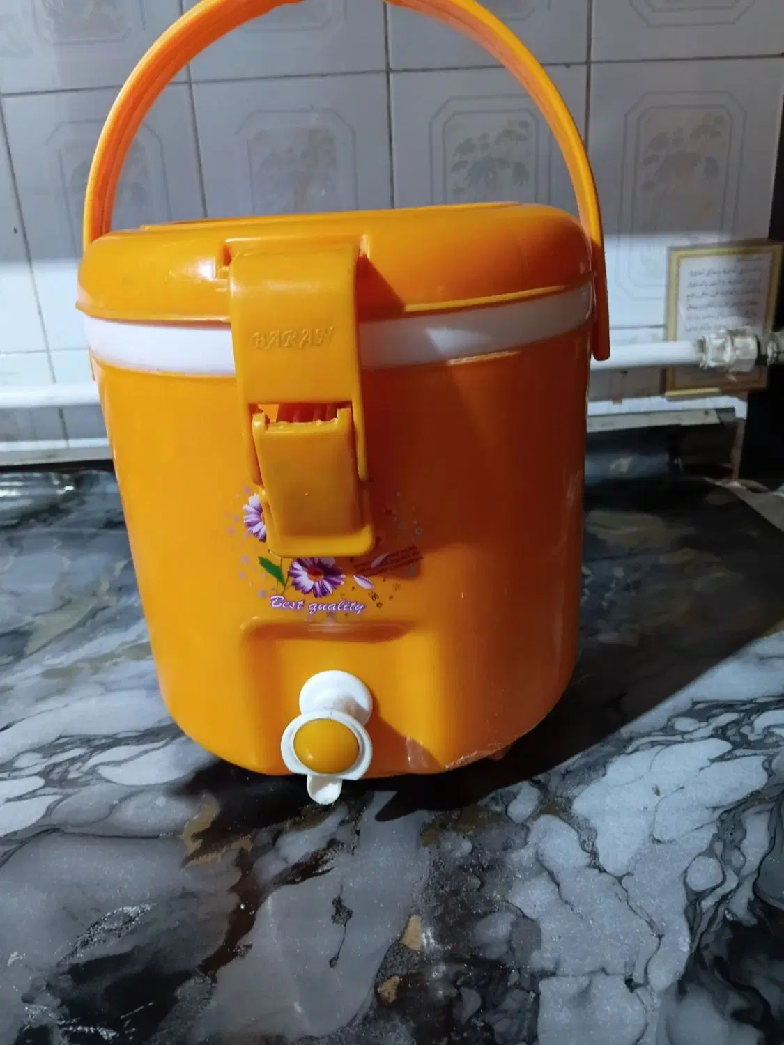 کلمن|ظروف نگهدارنده، پلاستیکی، یک‌بارمصرف|مرودشت, ابوذر شمالی‎|دیوار