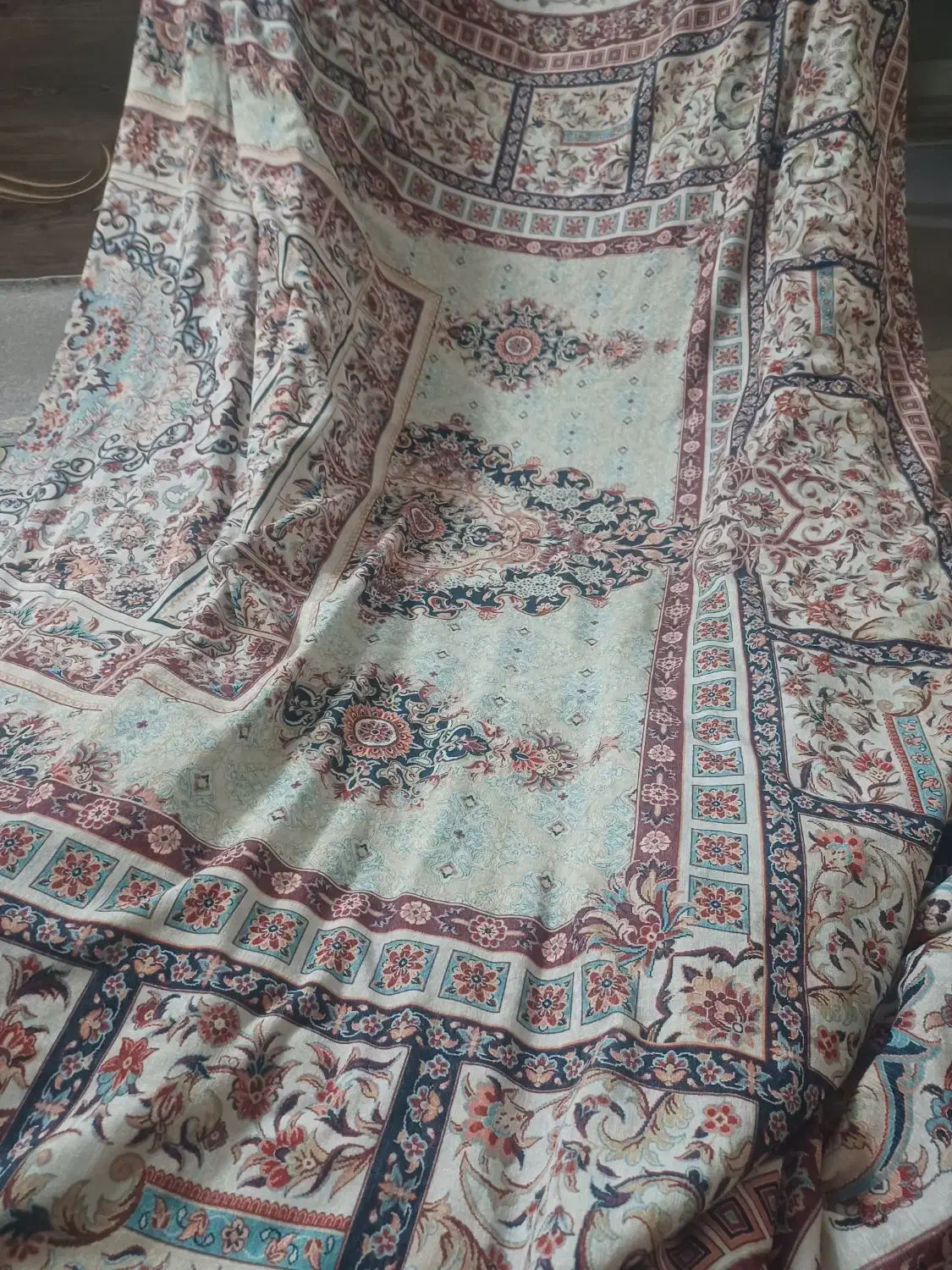 رو فرشی|روفرشی|ری, جوانمرد قصاب|دیوار