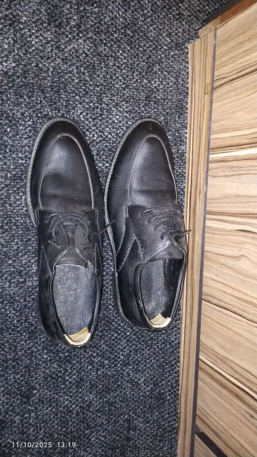 کفش مشکی درحدنوع به فروش میرسد|کیف، کفش، کمربند|رشت, معلم|دیوار