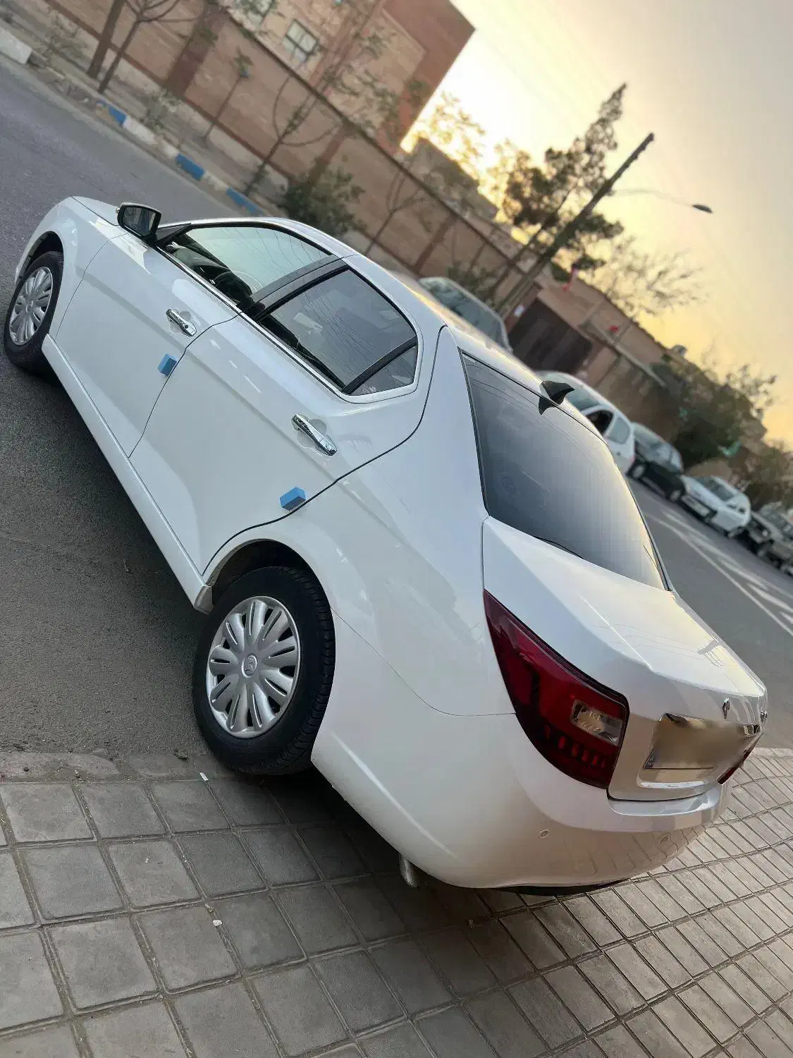 دنامدل402|خودرو سواری و وانت|کاشان, فاز ۱ ناجی آباد|دیوار