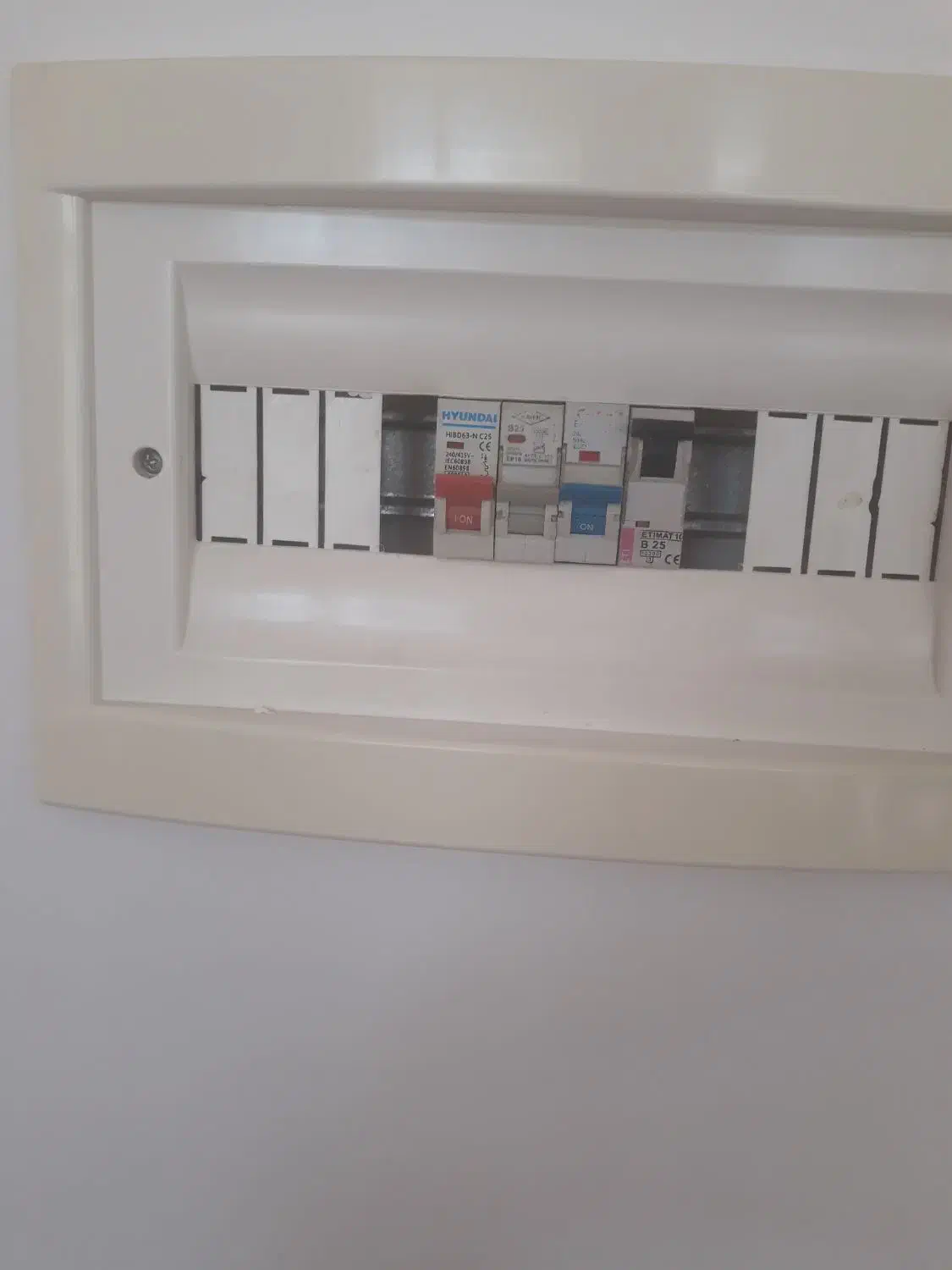 برقکاری ساختمان و خورده کاری ولوله کشی|خدمات پیشه و مهارت|شیروان (خراسان), |دیوار