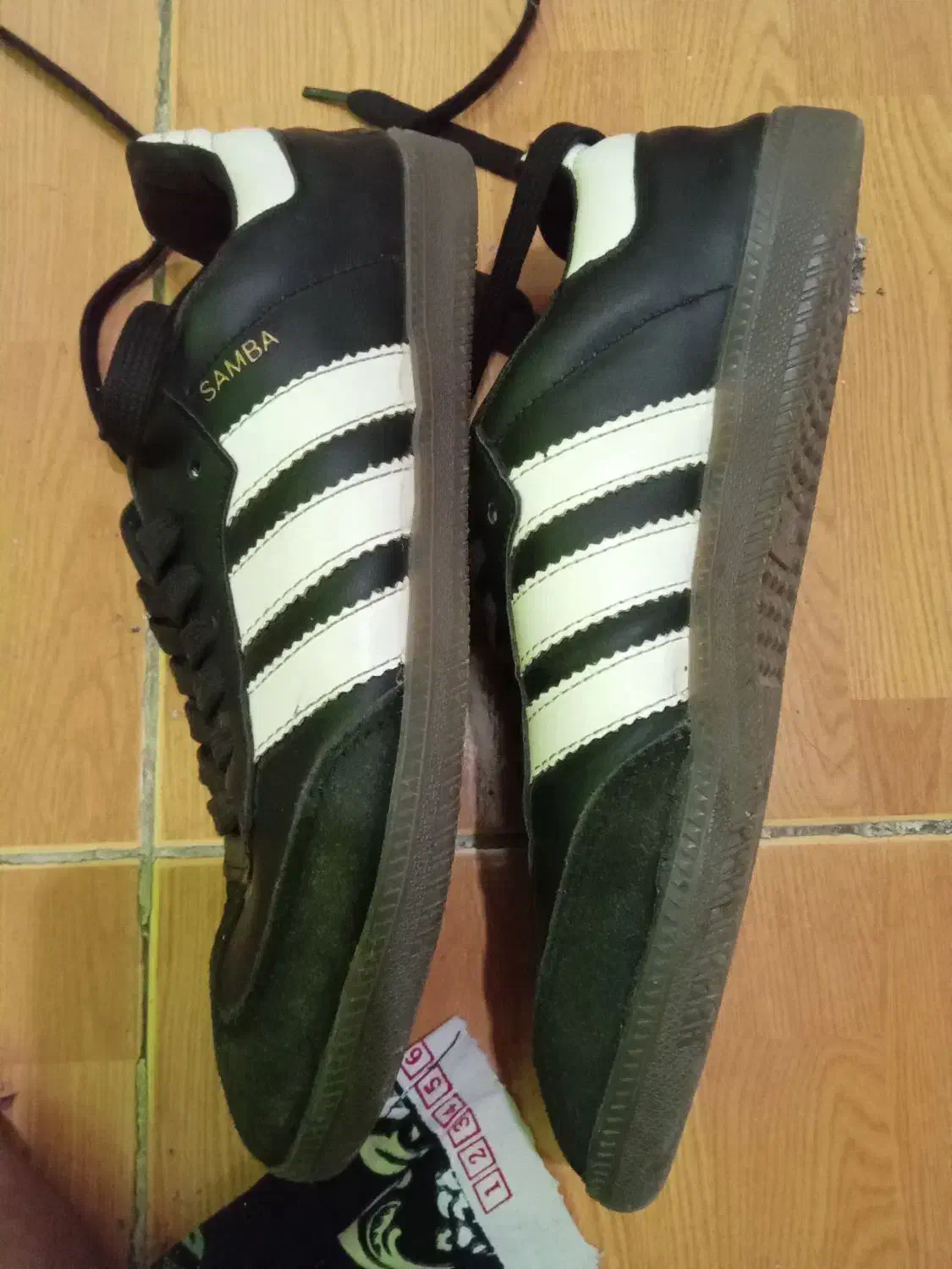 کتونی|کیف، کفش، کمربند|آستارا, |دیوار