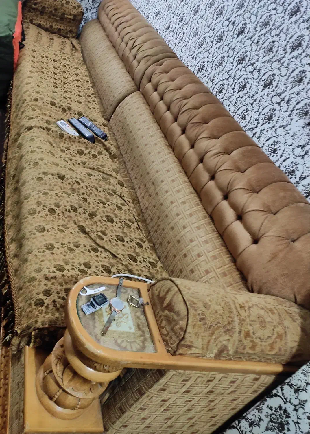 مبل دست دوم سه تیکه سه نفره (۹ نفره) ۳۰ میلیون|مبلمان خانگی و میز عسلی|شیراز, شهرک رضوان|دیوار