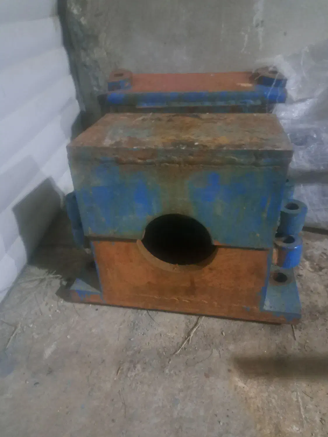 یاتاق بزرگ|ماشین‌آلات صنعتی|تبریز, |دیوار