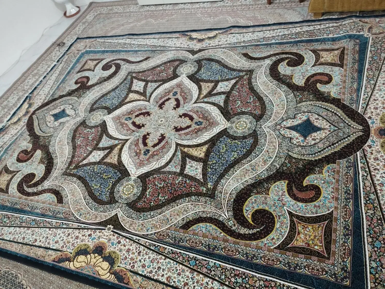 فرش دوازده متری در حد نو|فرش|اردبیل, |دیوار