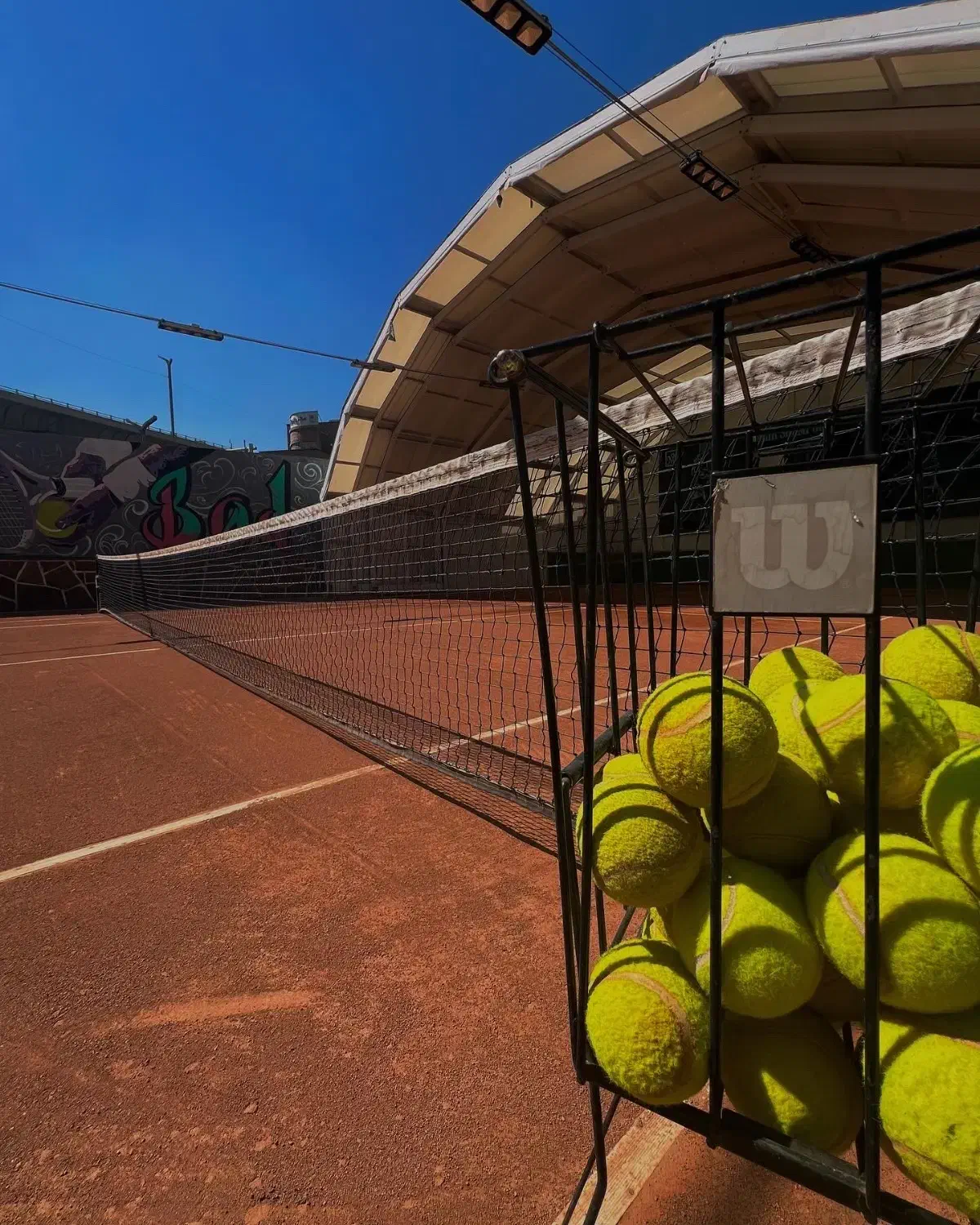 زمین تنیس باربد الهیه|اجارهٔ کوتاهمدت دفتر کار و فضای آموزشی|تهران, الهیه|دیوار