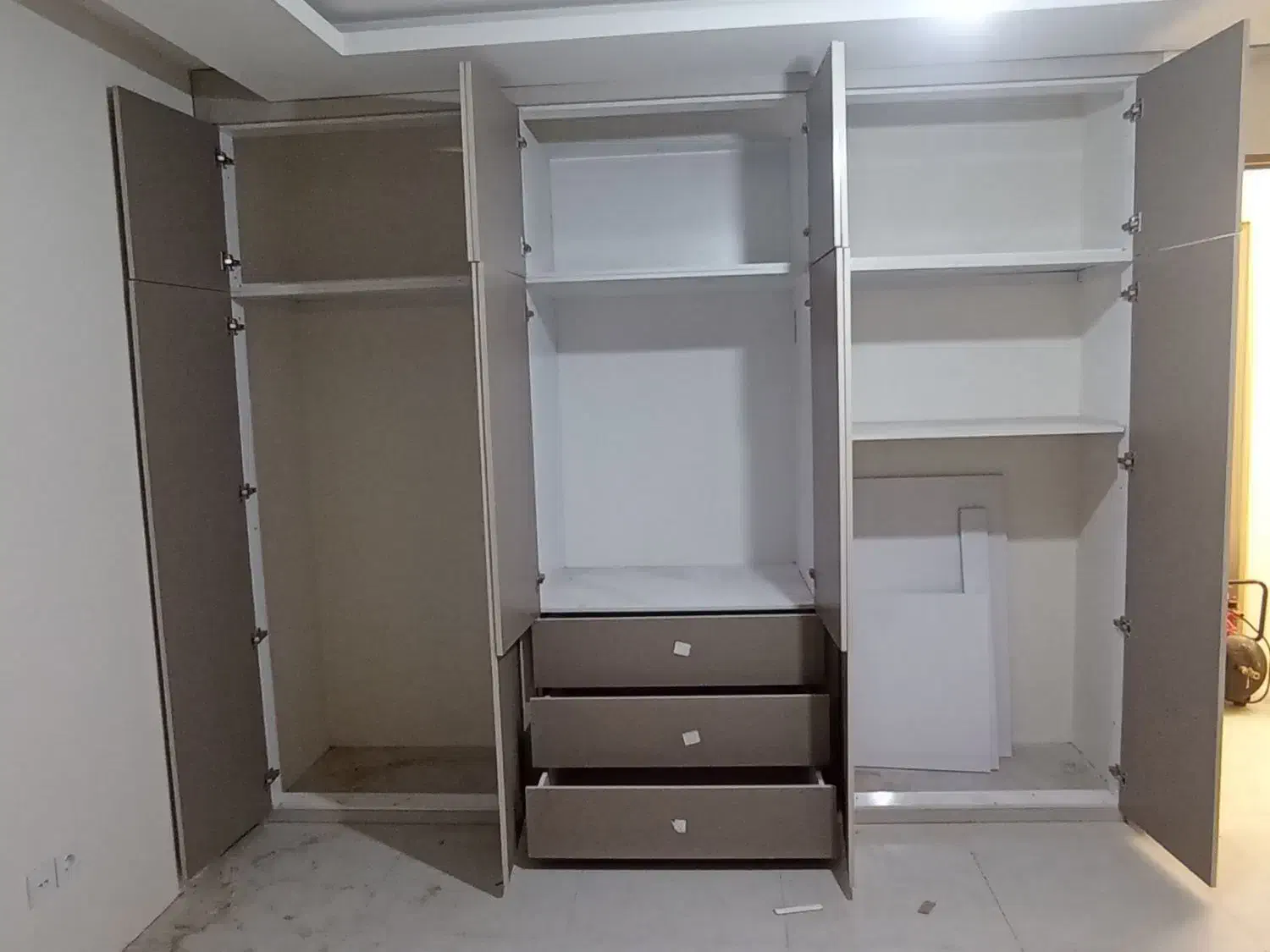 کارگر ساده جهت کابینت سازی|استخدام صنعتی، فنی، مهندسی|شیراز, شهرک فرهنگیان|دیوار