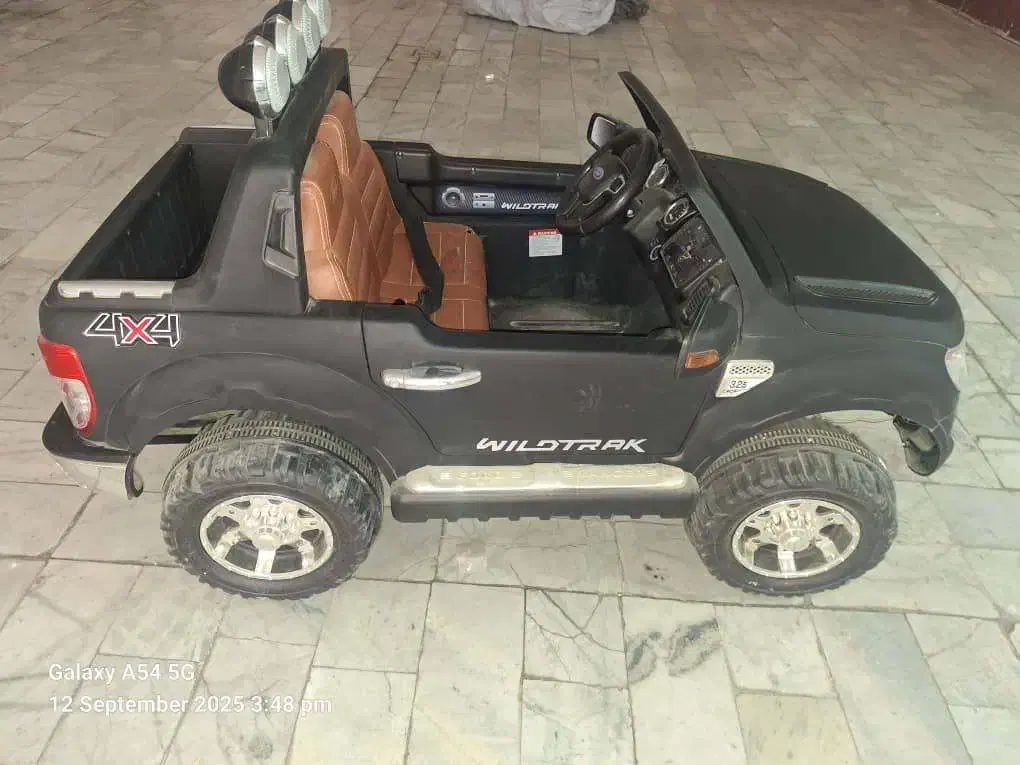 ماشین شارژی فورد کم کارکرد|اسباب‌بازی بچه|گلپایگان, |دیوار