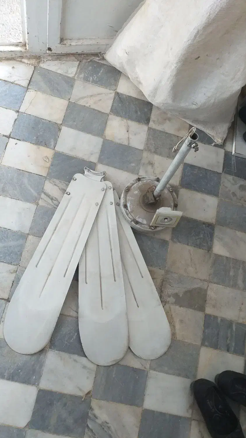 پنکه سقفی|پنکه و تصفیه‌کنندهٔ هوا|قم, شهر قائم|دیوار