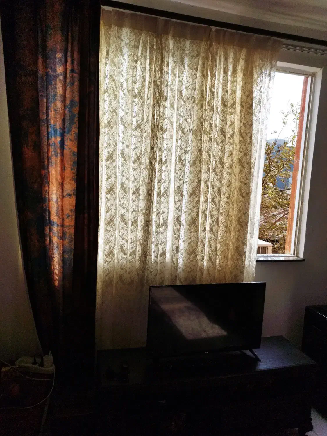 فروش پرده پانچ با میله پرده چوبی در حد نو|پرده، رانر، رومیزی|کیاشهر, |دیوار