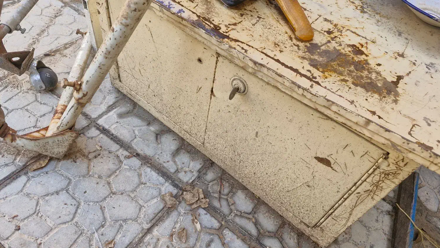 سینک آبچکان|آبچکان و نظمدهنده ظروف|اصفهان, سرچشمه|دیوار