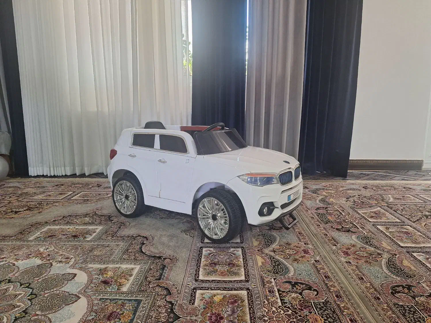 ماشین شارژی|اسباب‌‌بازی|بروجن, |دیوار