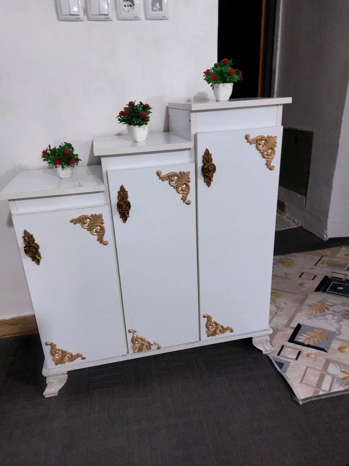 جاکفشی|جاکفشی، کمد، دراور|اردبیل, |دیوار