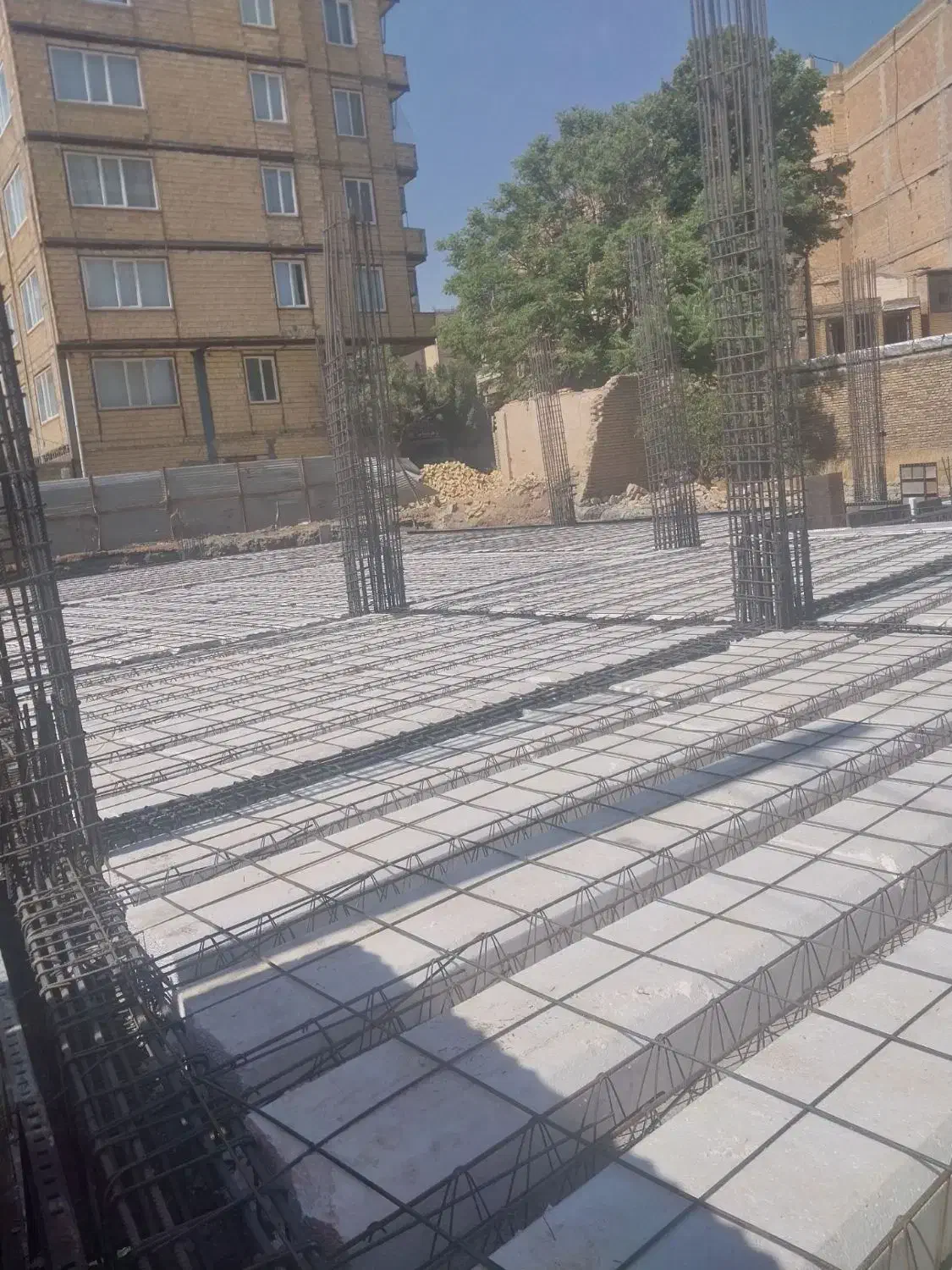 کارگر آلماتوربند|استخدام معماری، عمران و ساختمانی|نهاوند, |دیوار