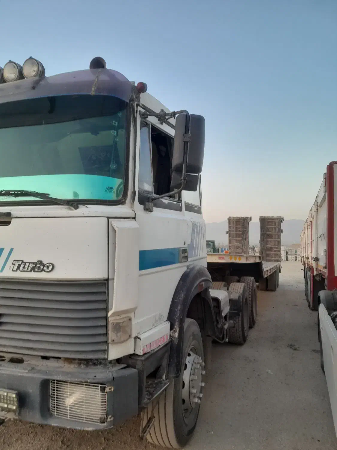 تریلی کمرشکن|خدمات حمل و نقل|هشتگرد, شهرک بعثت|دیوار