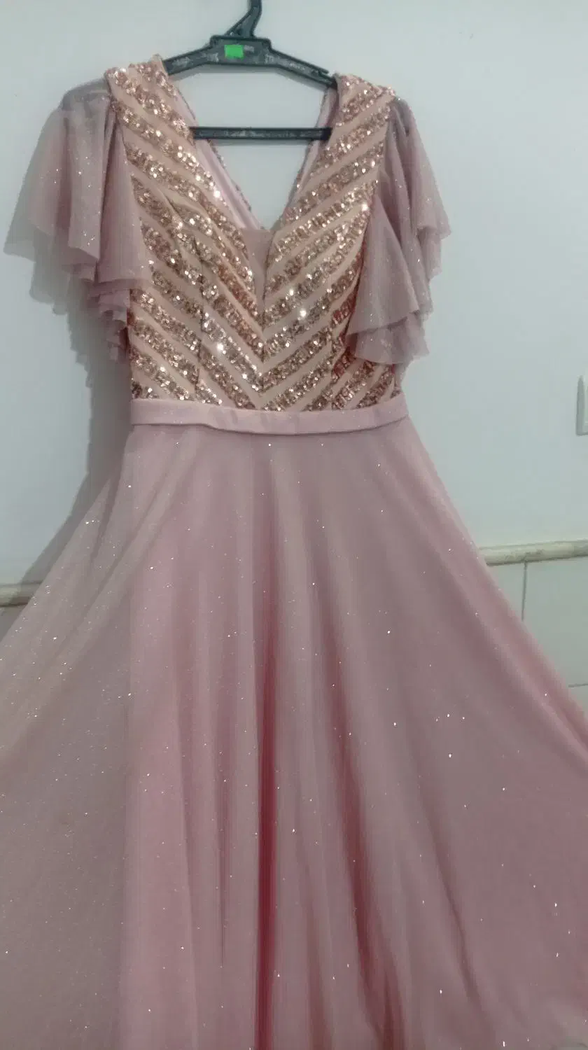 لباس مجلسی.|لباس|ساوه, |دیوار