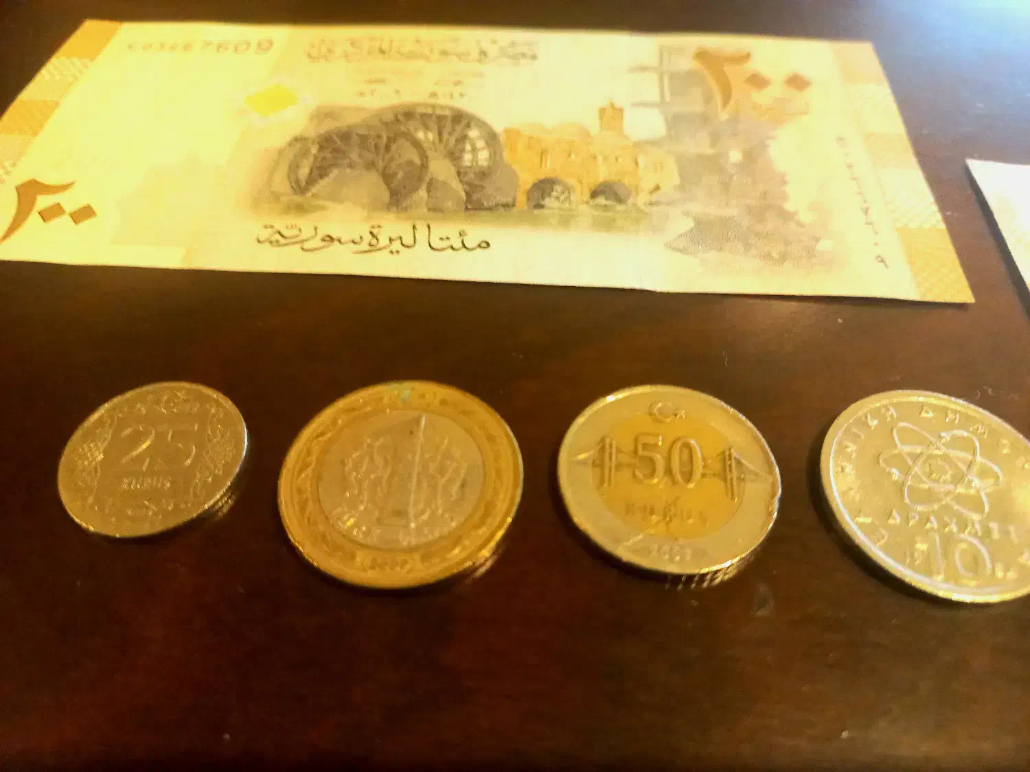 مجموعه ای قدیمی و کلکسیونی|کلکسیون اشیاء عتیقه|اصفهان, باغ زرشک|دیوار