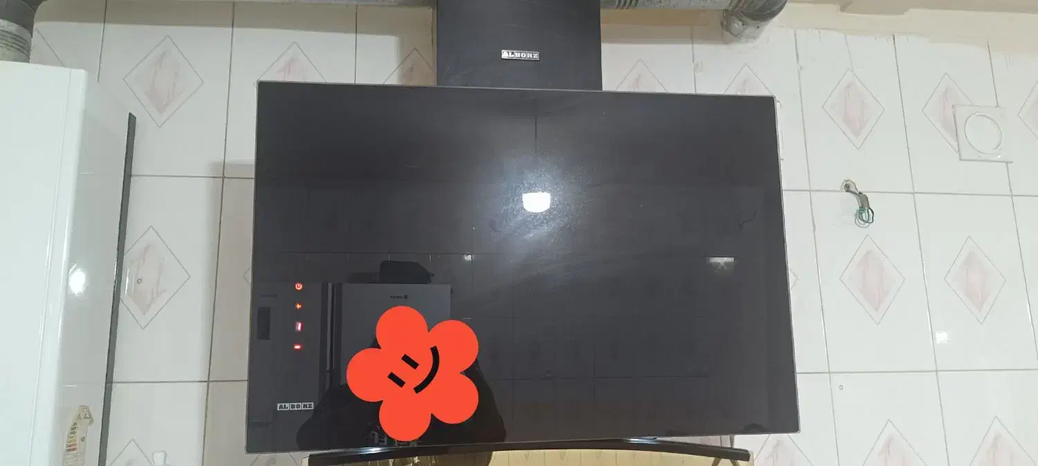 هود البرز|هود|رباط‌کریم, رباط‌کریم|دیوار