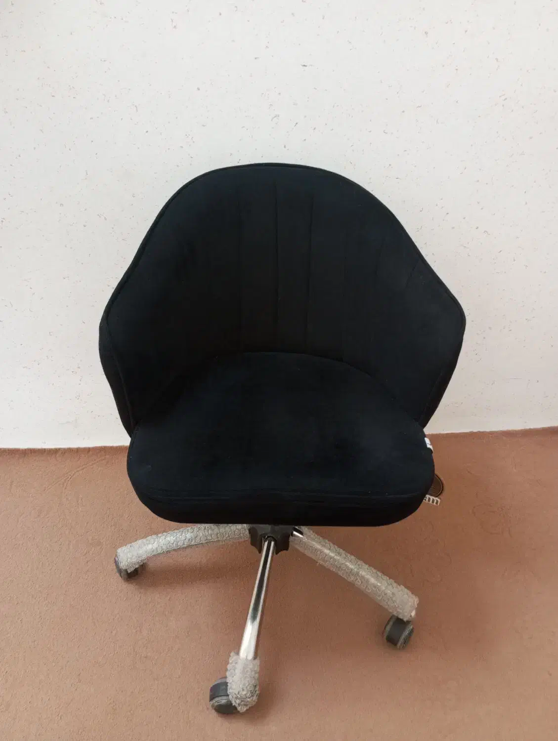 صندلی جکدار چرخشی در حد نو|صندلی و نیمکت|خوی, |دیوار