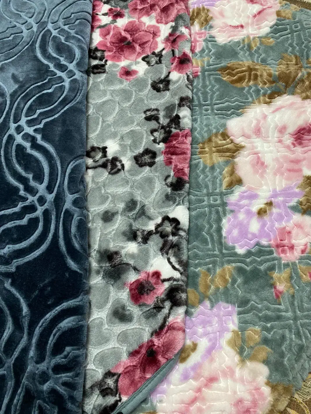 حراج / پتو گلبافت/ گلبرجسته/ تکنفره/ دونفره|حراج|اسلامشهر, شهرک امام حسین (میان آباد)|دیوار