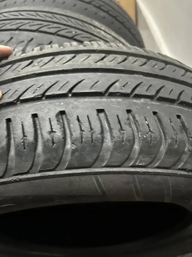 لاستیک|قطعات یدکی و لوازم جانبی|رشت, آزادگان|دیوار