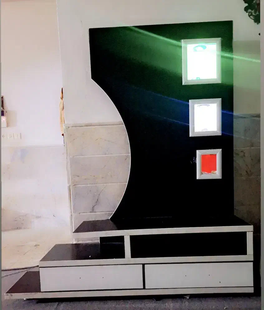 زیر تلویزیون چوبی محکم شیک هالوژن لامپ روز مادر|میز تلویزیون|قم, حنیف نژاد|دیوار