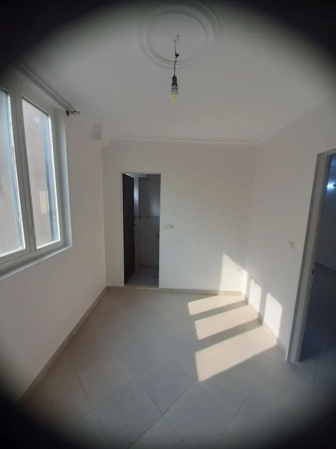 ۶۰ متر ۱خواب ط۳ با پارکینگ پیروزی بلوارنیکنام شرقی