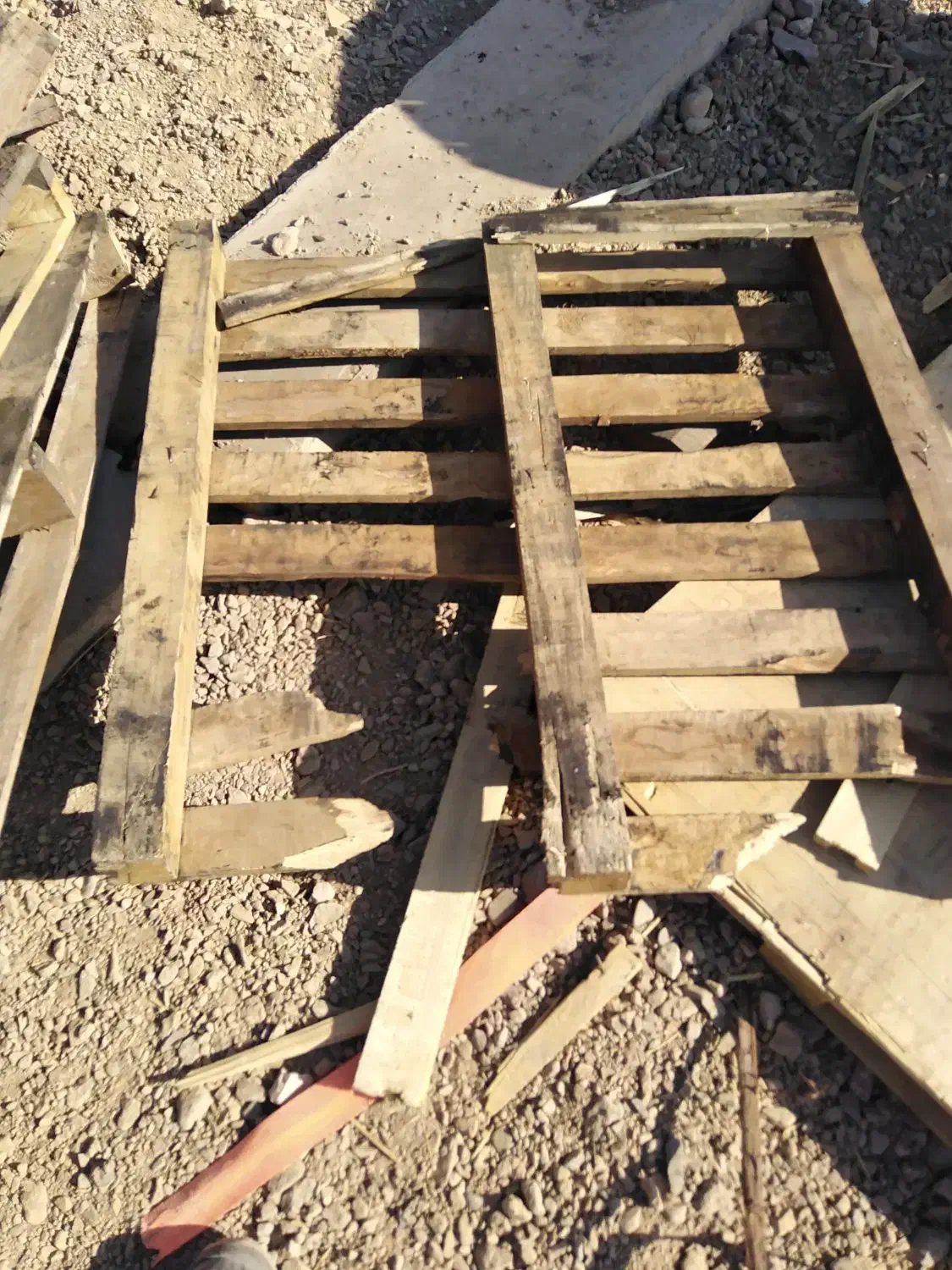 پالت چوبی|مصالح و تجهیزات ساختمان|اردکان, |دیوار