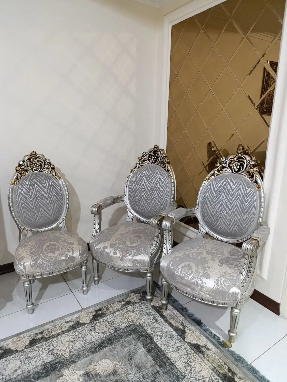 مبل سلطنتی ۹ نفره در حد نو|مبلمان خانگی و میز عسلی|تهران, والفجر (افسریه)|دیوار