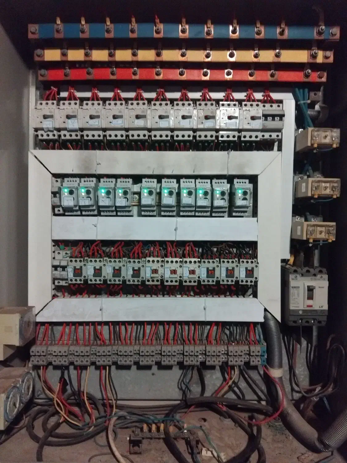 برقکارصنعتی و ساختمان اعلان حریق نصب آیفون تصویری|خدمات پیشه و مهارت|زنجان, |دیوار