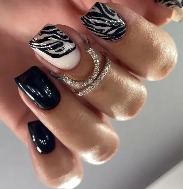 آموزش فوق تخصصی کاشت ناخن درآموزشگاه فنی حرفه ای|خدمات آموزشی|تهران, صادقیه|دیوار