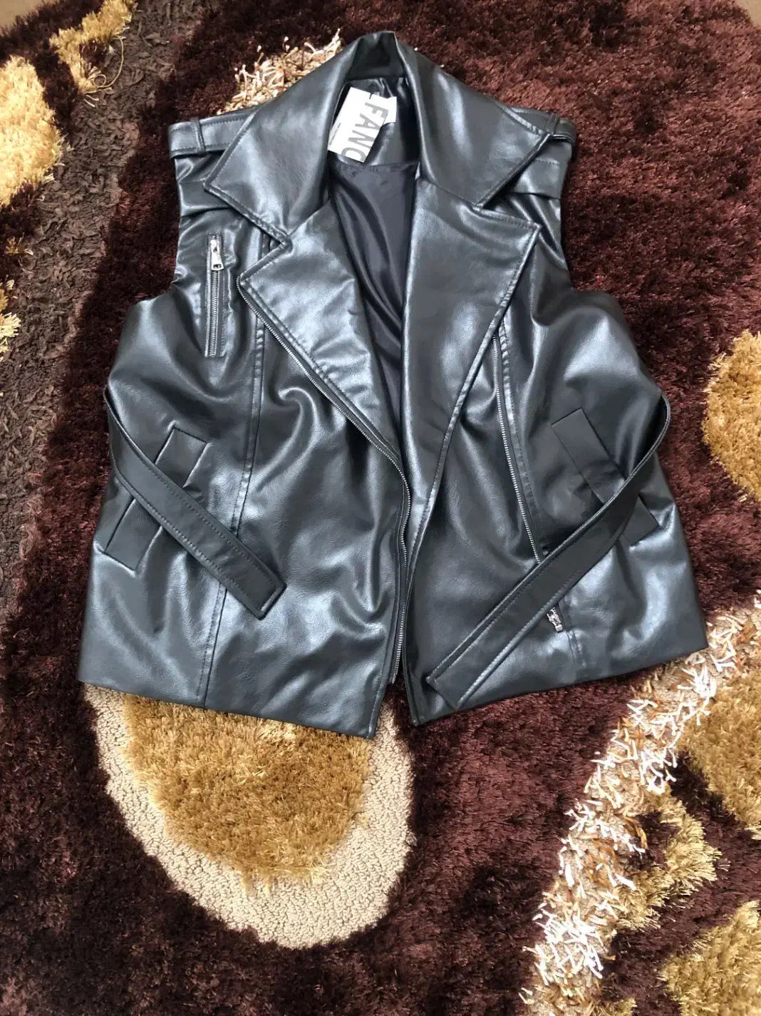 کت چرم|لباس|ایوان, |دیوار