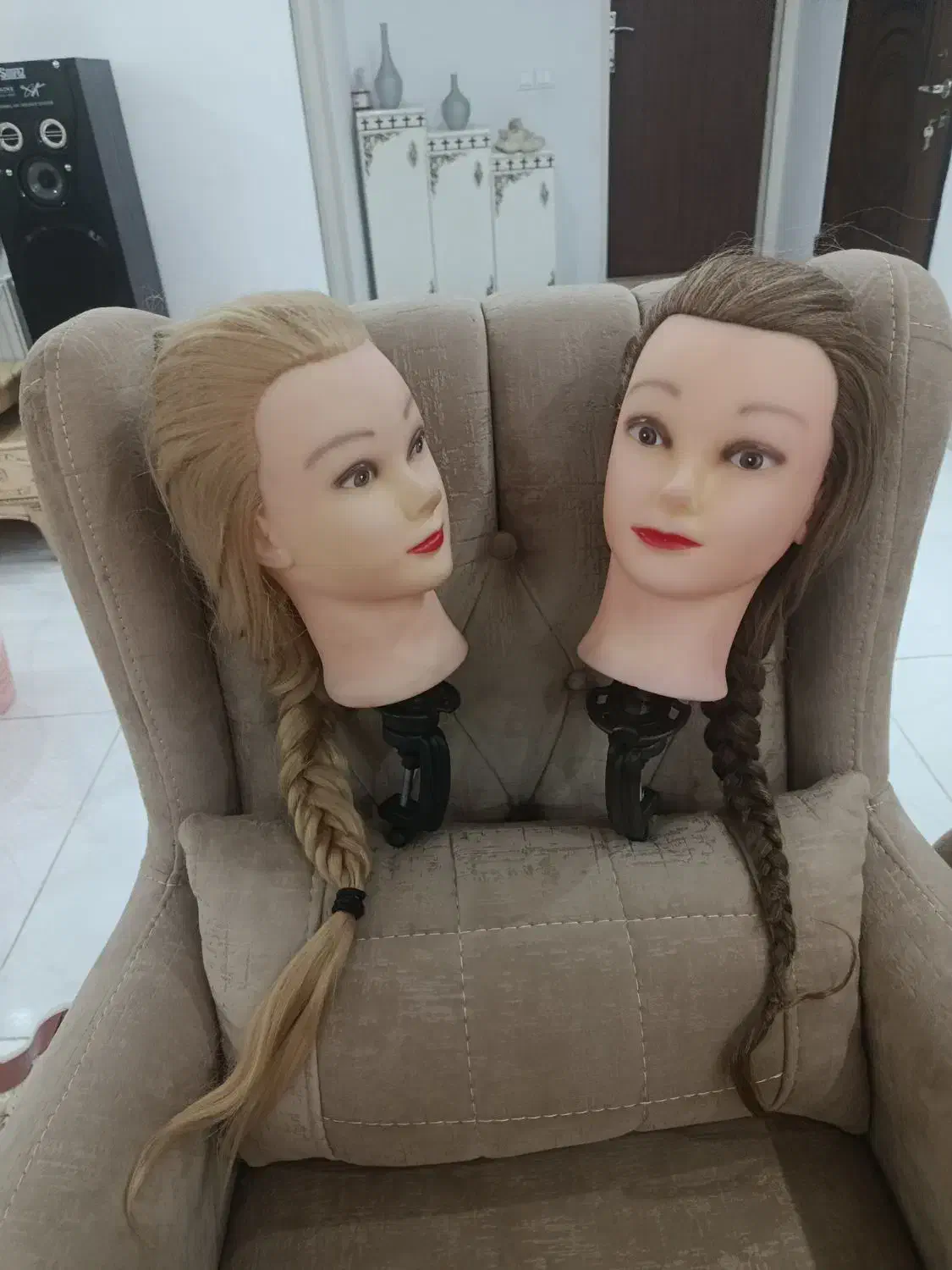 کله مانکن|آرایشگاه و سالنهای زیبایی|قرچک, پویینک|دیوار