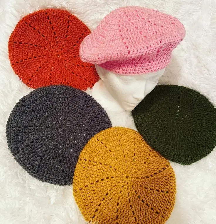 انواع کلاه فرانسوی برت با قیمت عمده ۵۵۰|لباس|اصفهان, جلفا|دیوار