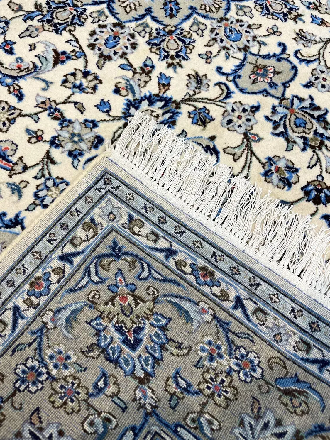 جفت 6 متری اردکان در حد نو قیمت مناسب|فرش|اصفهان, نقش جهان|دیوار