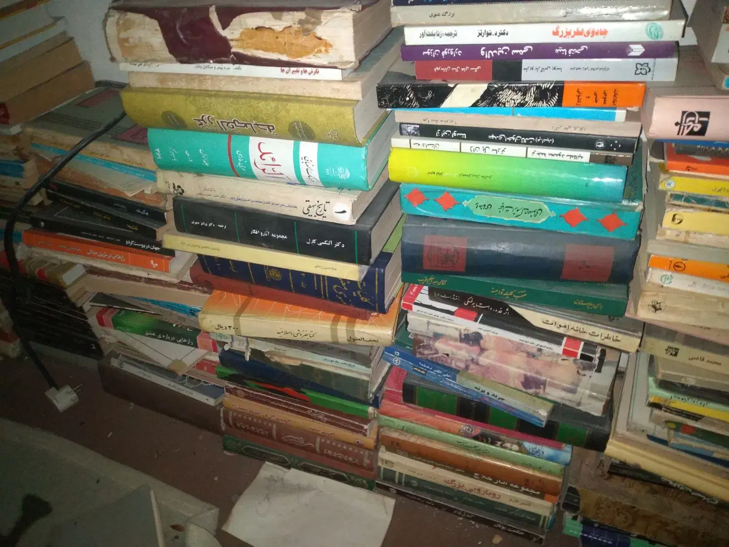 فروش حدود ۱۴۵۰ جلد کتاب یکجاوباهم|کتاب و مجله ادبی|پردیس, فاز ۲|دیوار