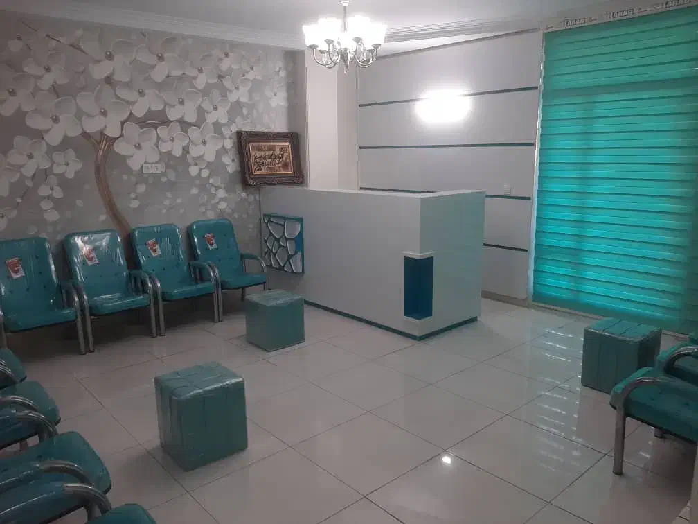 سرایدار با جای خواب ۱۸ تومان با بیمه (ضامن ضروری)|استخدام سرایداری و نظافت|تهران, بهار|دیوار