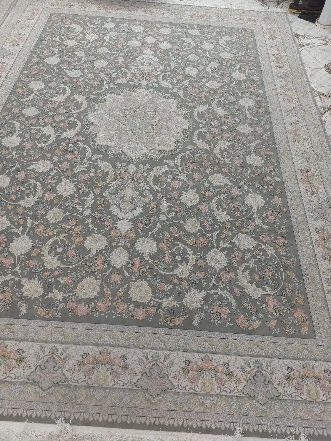 ۲ تخته فرش محتشم کاشان ۱۲۰۰ شانه ۳۶۰۰ تراکم|فرش|خمین, |دیوار