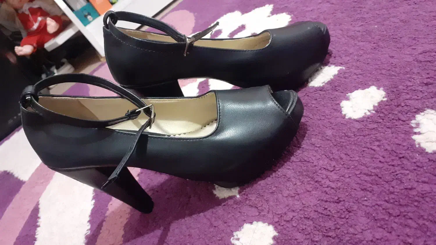 کفش مجلسی|کیف، کفش، کمربند|مشهد, باغ فراگرد|دیوار