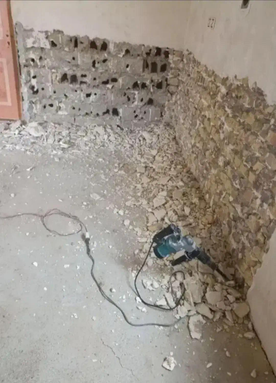 بتن کنی تخریب ساختمان کلی و جزئی|خدمات پیشه و مهارت|تبریز, |دیوار