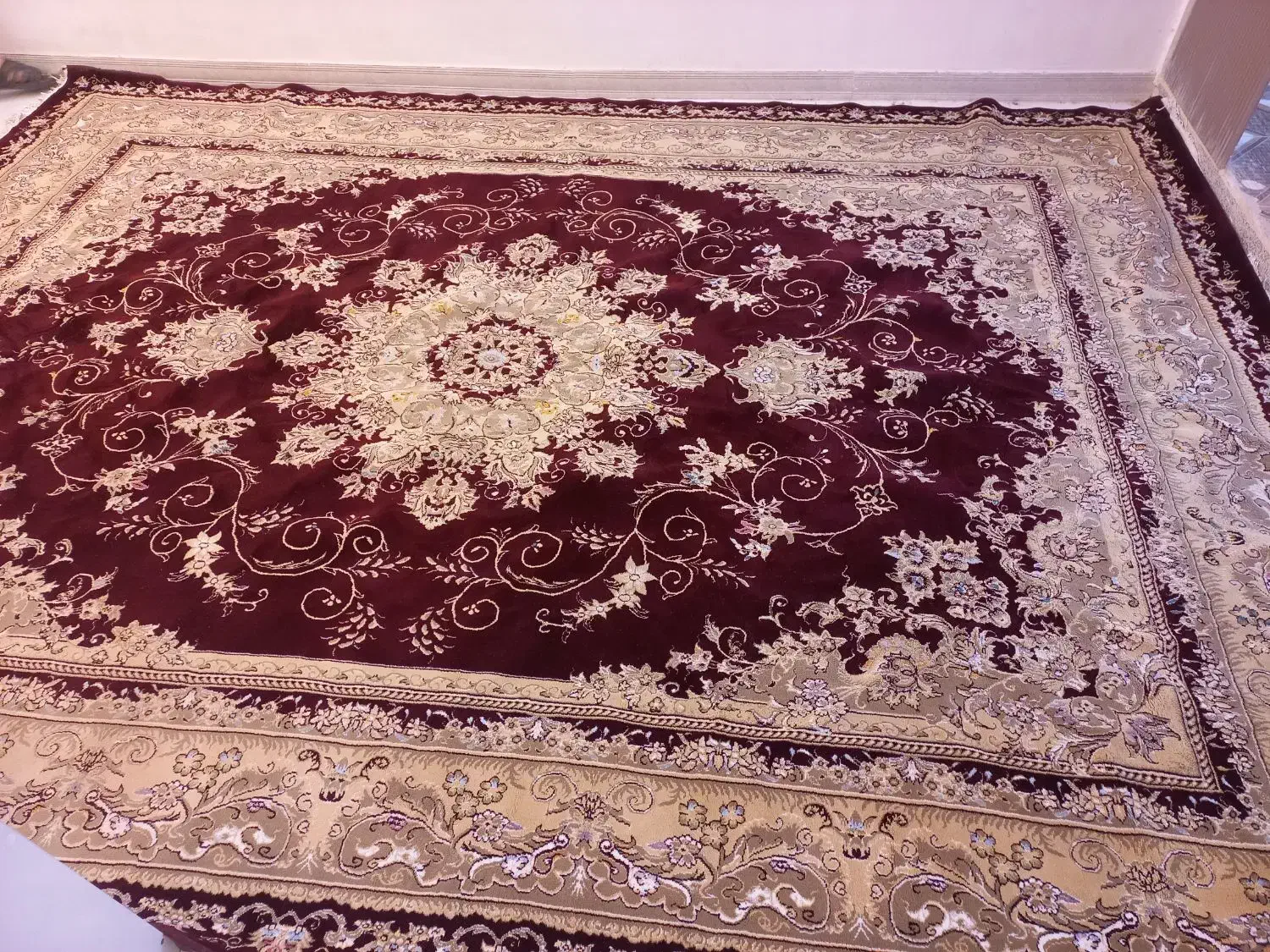 فرش کارکرده در حد نو|فرش|تویسرکان, |دیوار